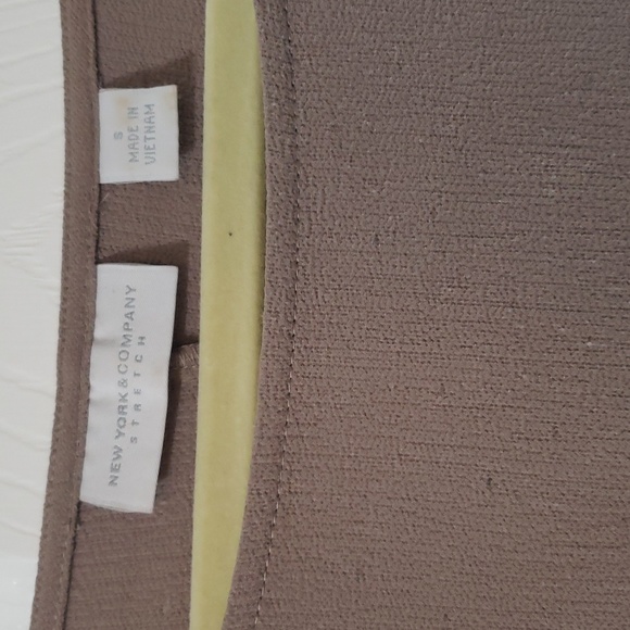 Tan blouse - Picture 3 of 7